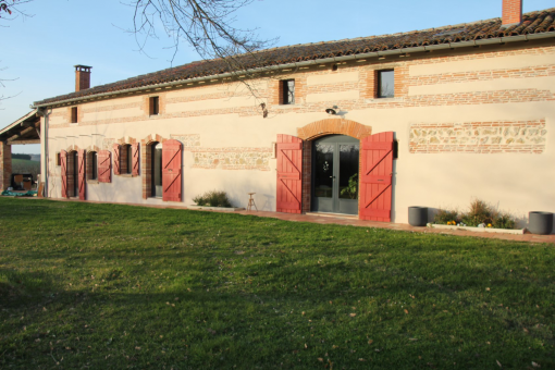 Enduit gratté finition façade Aucamville – ravalement EAF Façade 31 proche Toulouse