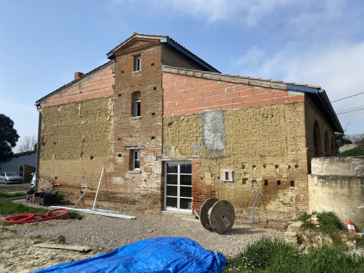 Ravalement façade pierre avant Léguevin – enduiseur façadier EAF Façade 31 Toulouse